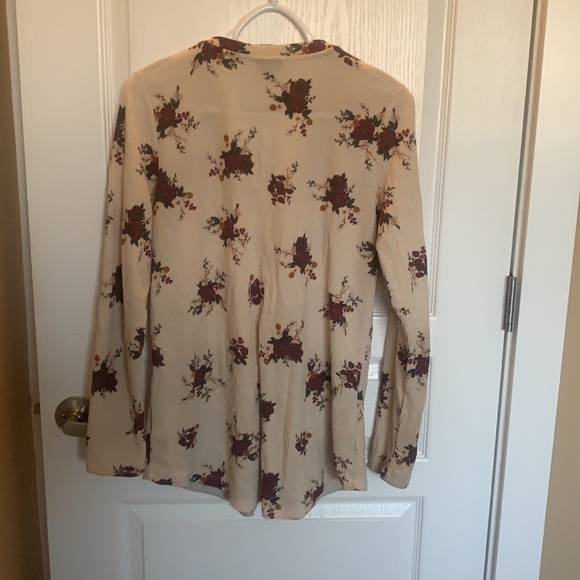 Torrid - floral long sleeve Tee - Picture 4 of 8